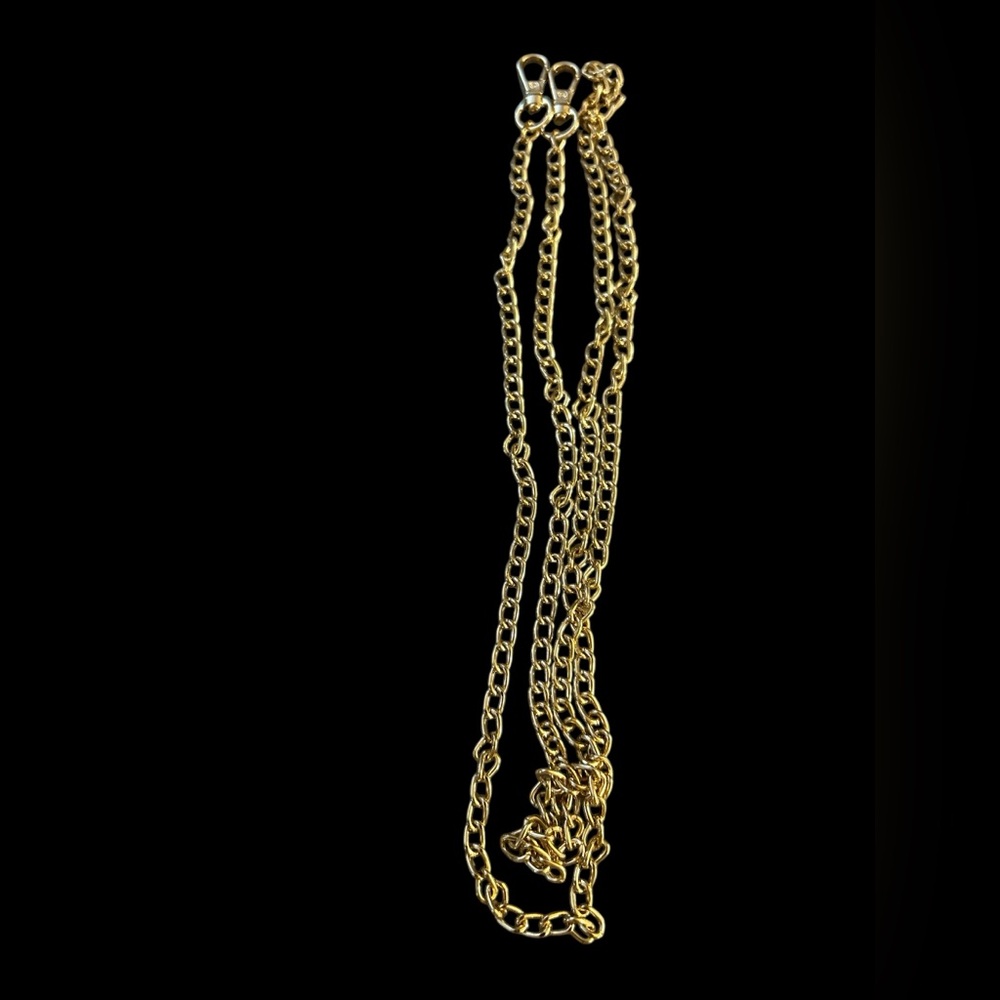 Elegant Gold Chain perfect as a crossbody strap